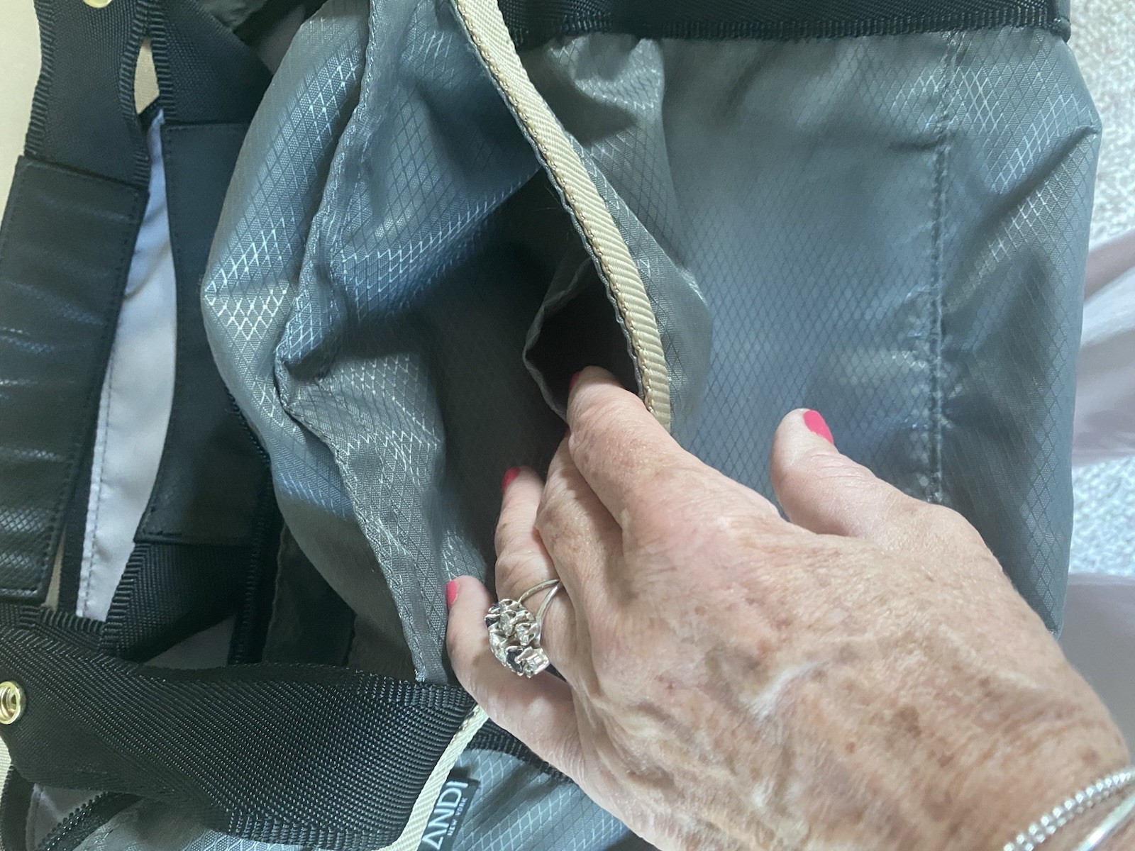 An Extremely Unique And Versatile Pocketbook That… - image 9