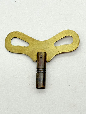 ANTIQUE CLOCK  KEY Size #8 4.0mm (CM93-228)
