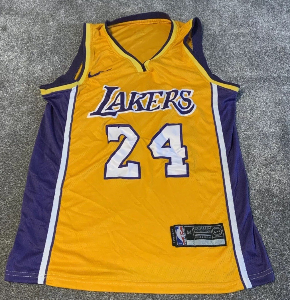 Foto 1 di 12