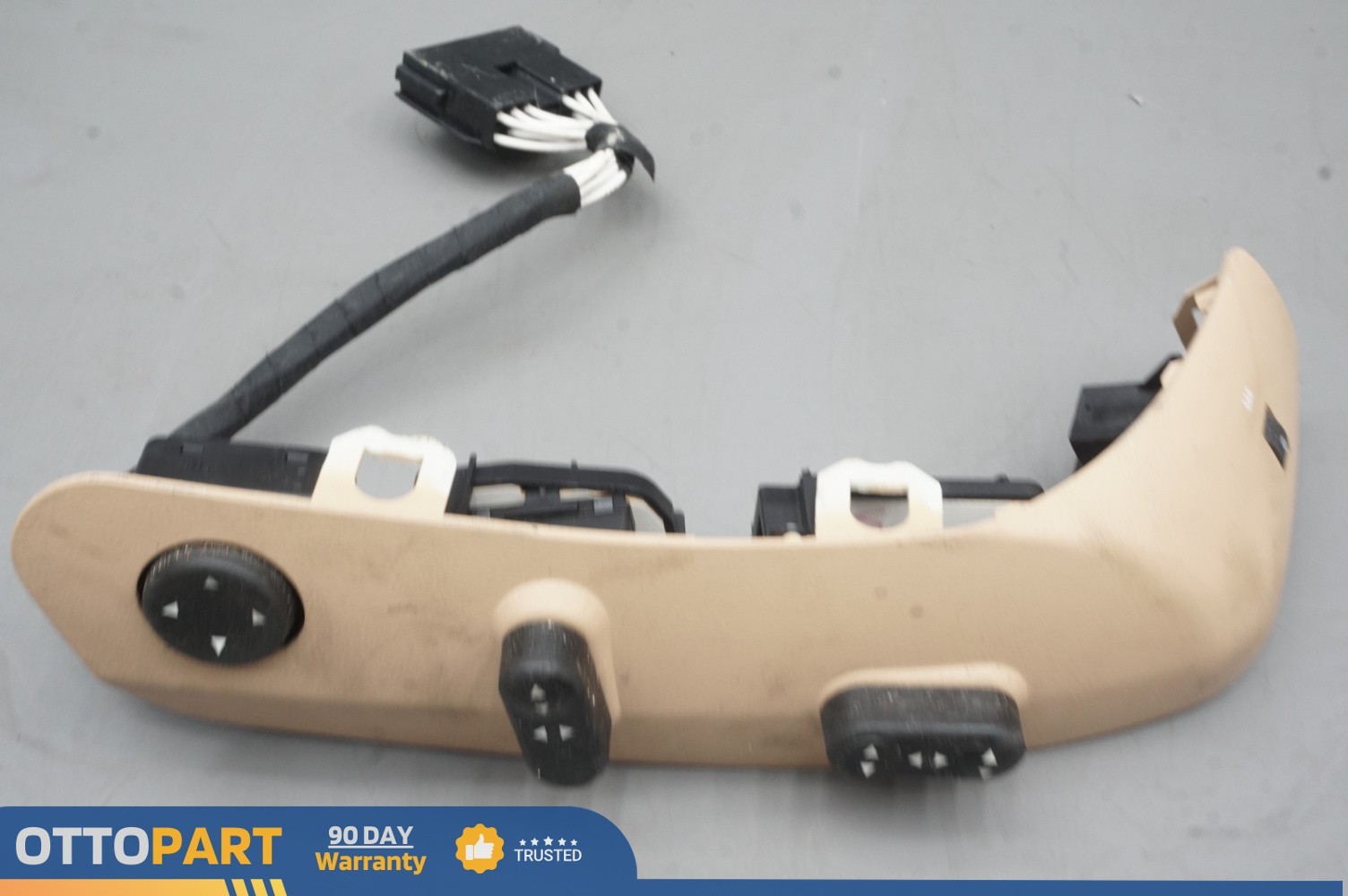 2003-2013 Maserati Quattroporte, Front Right side Seat Control W/Surrounding OEM