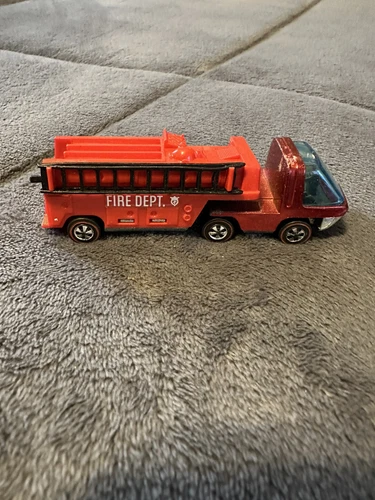 Hot Wheels Redline 1970 Fire Engine Dept. Heavyweights Trailer & Cab Fire Truck!