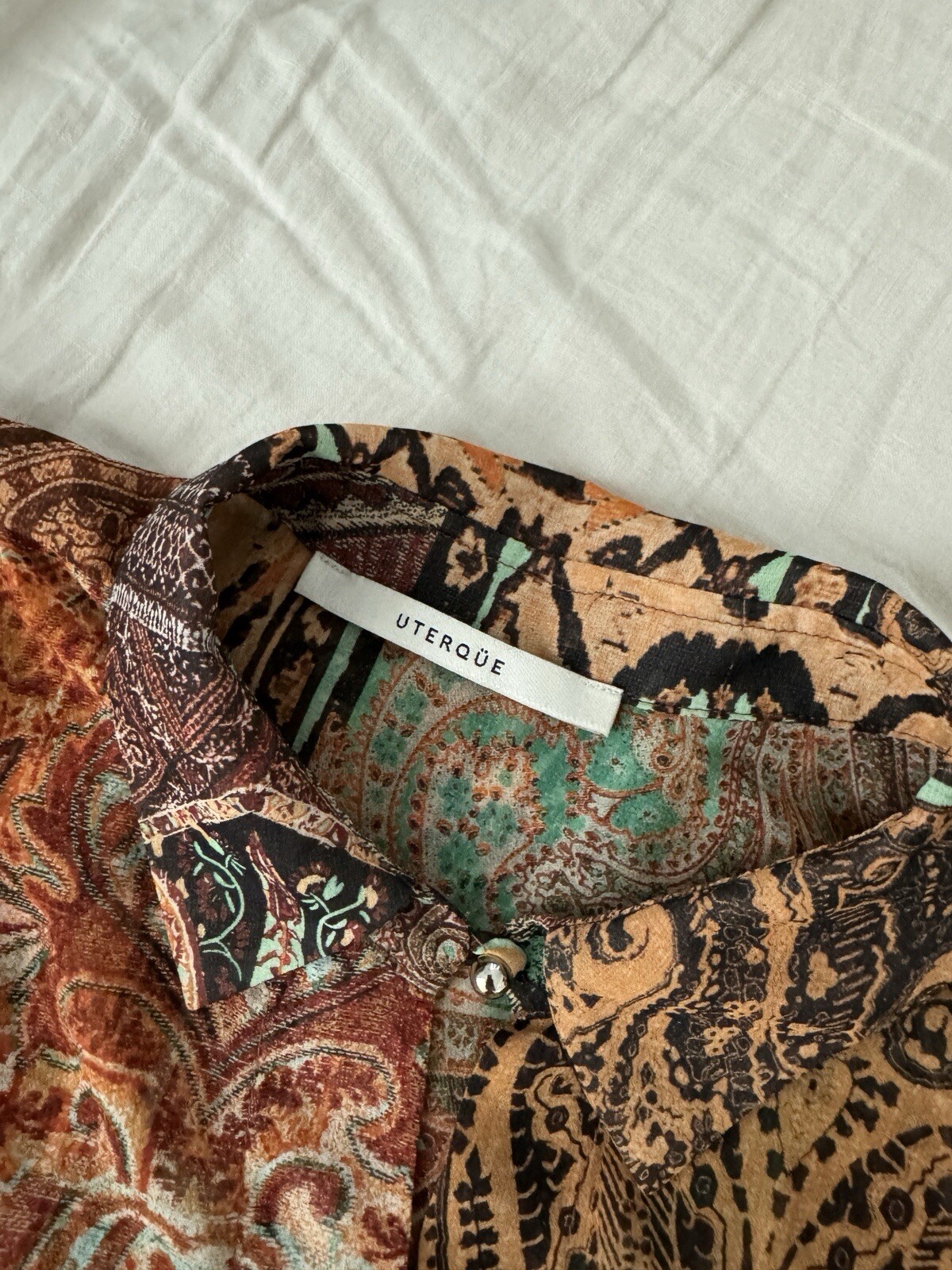 Uterque Button Down Blouse Size Small *Missing Bu… - image 10