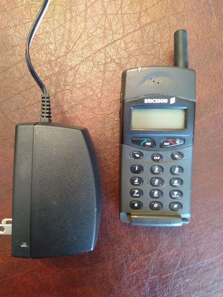 UNTESTED RARE ERICSSON KF788 VINTAGE FLIP FLOP CELL PHONE CELLULAR