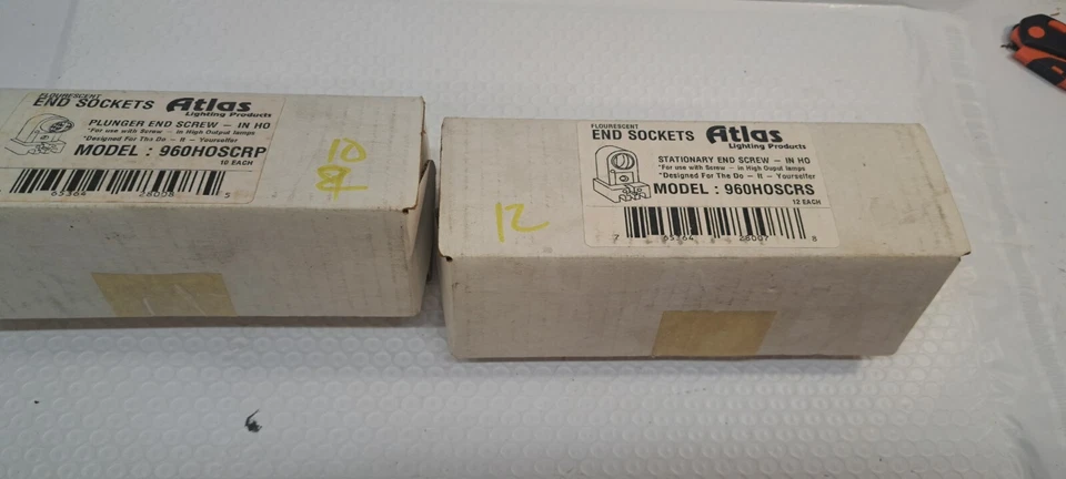 Lote de 22 enchufes Atlas Electric 960HOSCRP HO, nuevos en caja abierta Foto 2 de 4