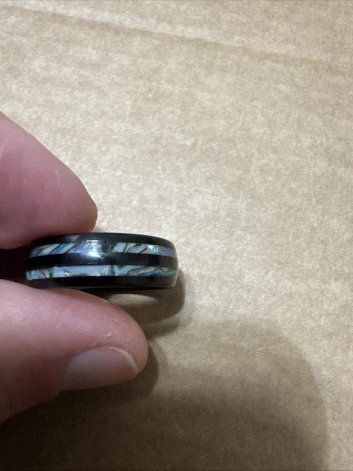 Anillo de tungsteno para hombre con acabado negro brillante y ópalo talla 12 Foto 2 de 4