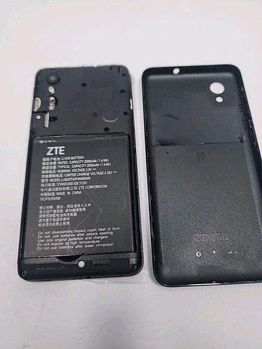 Smartphone Android ZTE Blade Vantage 2 Z3153V 16 GB 4G LTE nero - Foto 2 di 4