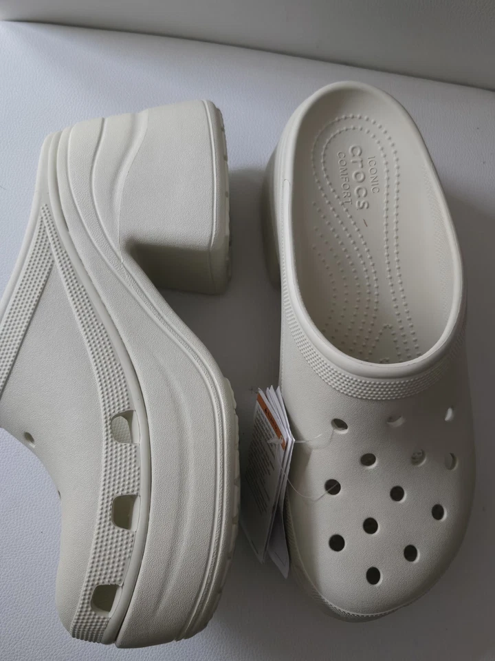 TAMANCO SIRENE CROCS Bege NOVO COM ETIQUETAS!  MSRP $74.99 TENDÊNCIA! M10 W12 - Imagem 3 de 4