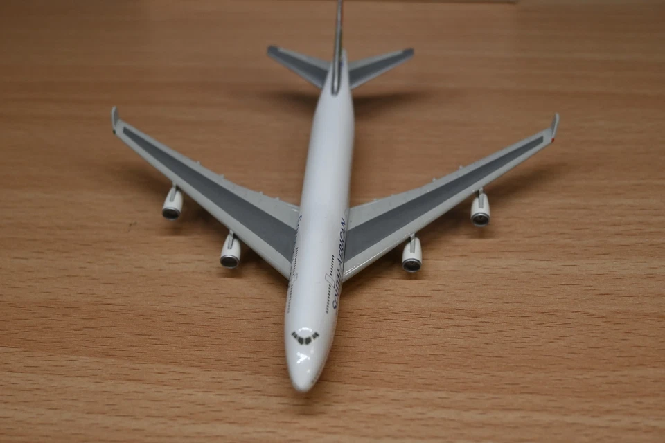 Herpa Wings South African Airways Boeing 747-400 escala 1:500 Foto 3 de 4