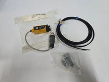 Omron E3S-RS30E4-30 Photoelectric Retroreflec...
