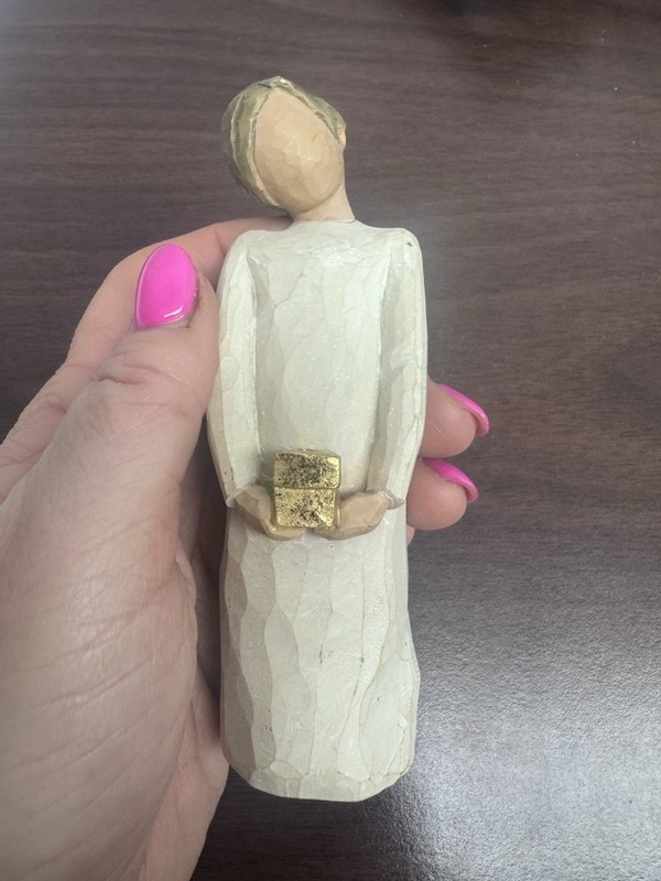 Willow Tree Demdaco Spirit Of Giving Figure  #27547 Susan Lordi 2015