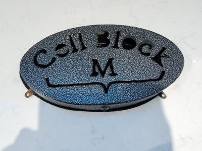 Cell Block M Blechschild ohne Befestigungen