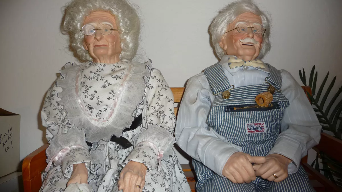 Collectible grandma hotsell grandpa dolls
