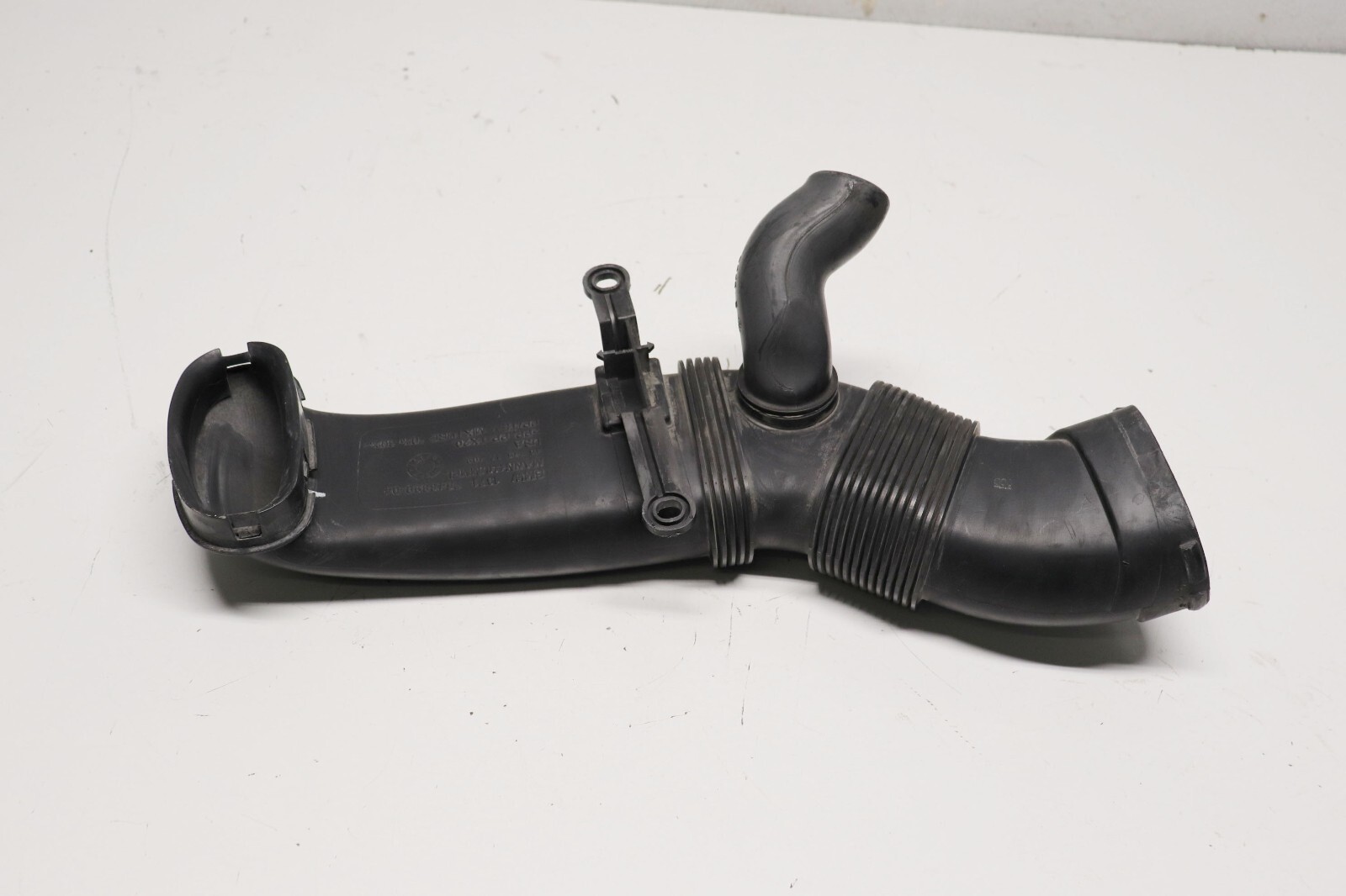 P205156 20072013 BMW X5 Air Intake Duct Tube Hose E70 3.0L 13717548890