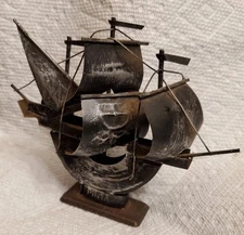 Vintage Display Ship - Pinta Office Desk Decor Metal Nautical