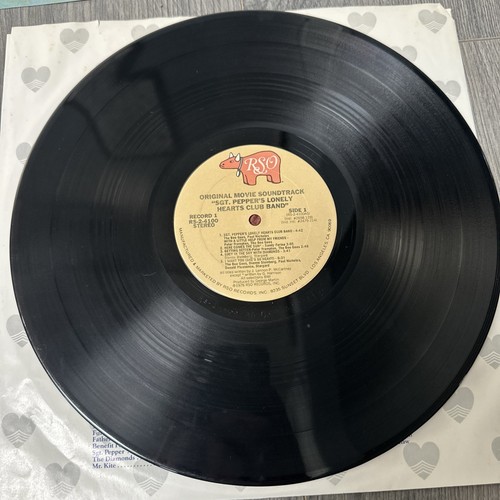 Sgt Pepper's Lonely Hearts Club Band 2LPs Vinyl Playtested RS-2-4100 and Poster - Picture 2 of 6