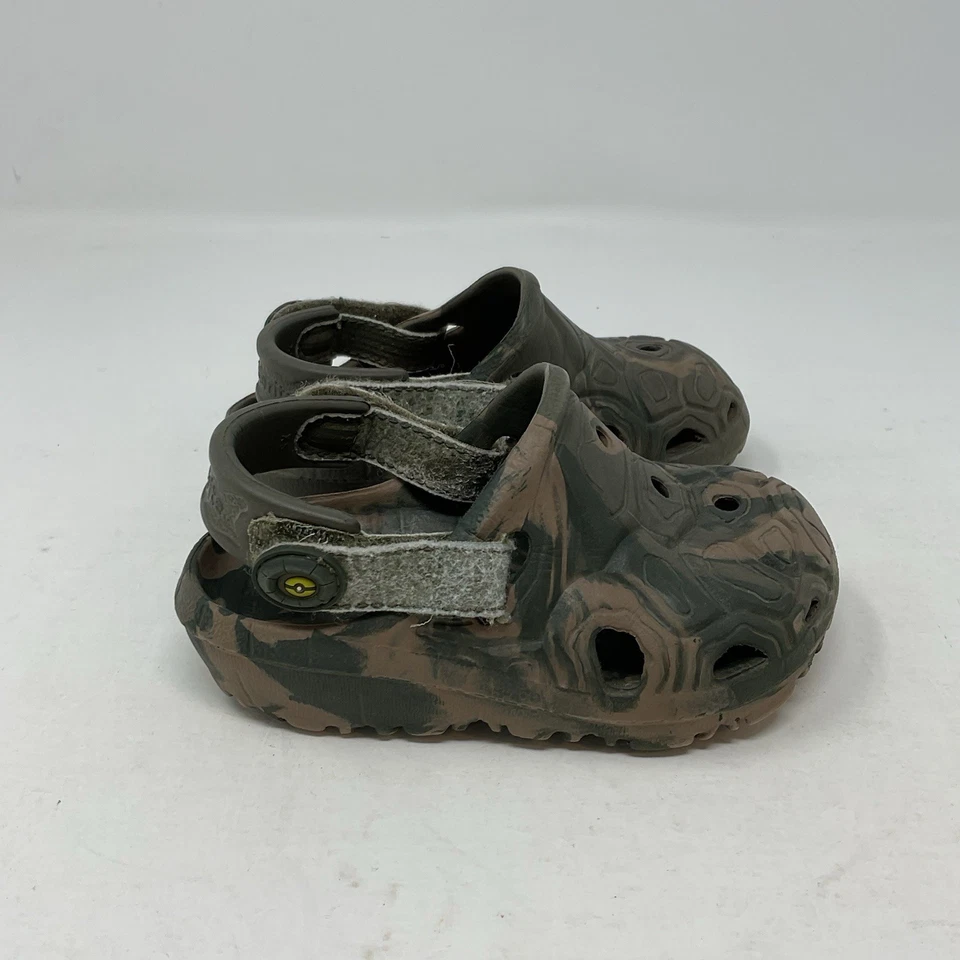 Tamancos Stride Rite Shoes criança XS verde camuflagem alça camuflada borracha - Imagem 4 de 4