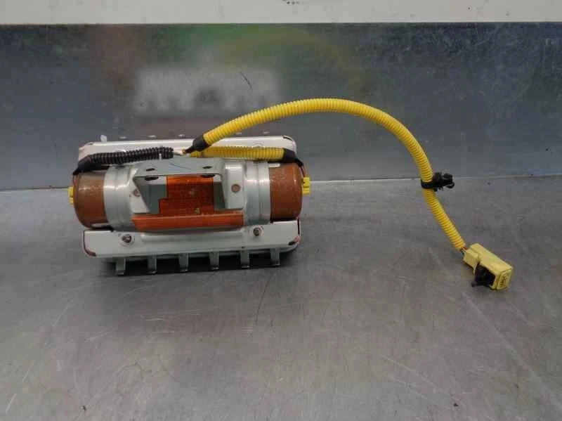 22WS08 VORNE RECHTS / 3443851 FÜR SUBARU LEGACY BERL. B13 BL 3.0  