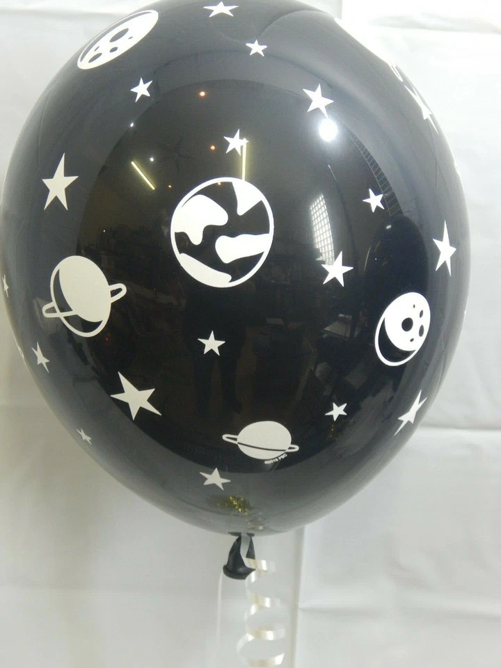 Globos espaciales, globos celestes, estrellas, planetas. Látex blanco y negro Foto 3 de 4
