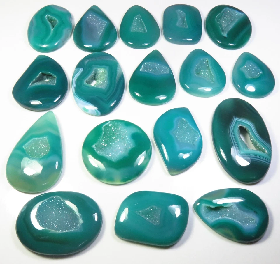 Lote de gemas de geoda druzy de ónix natural 500-5000 quilates cabujón de ágata de ónix verde marino Foto 2 de 4
