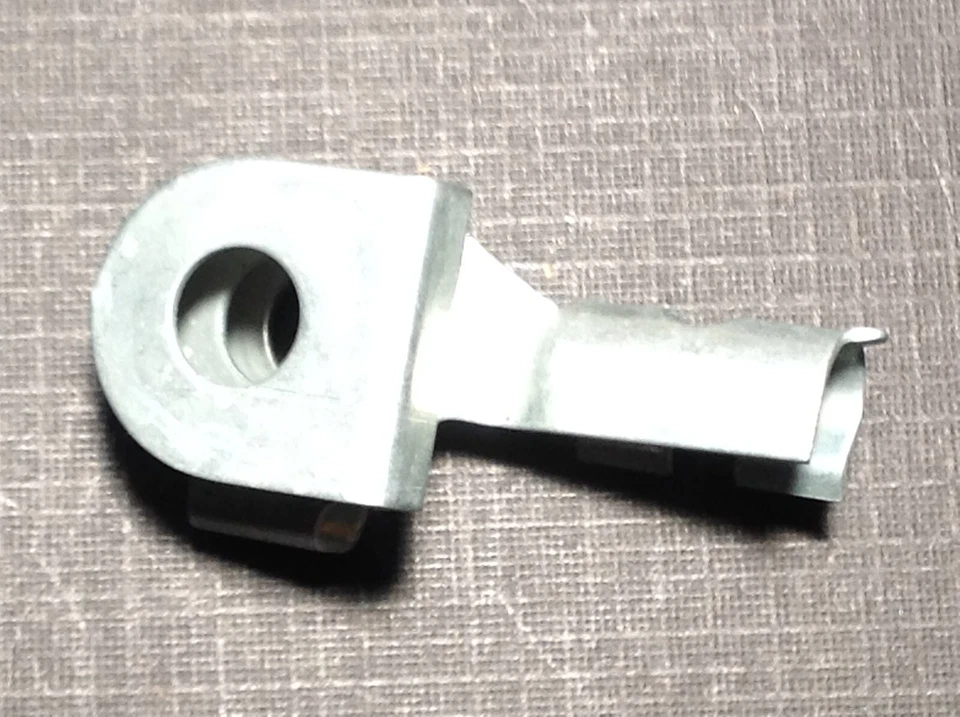 1 pieza NORS Chevelle ElCamino Emergencia Estacionamiento Freno Liberación Barra Extremo Clip 3980698 Foto 2 de 4