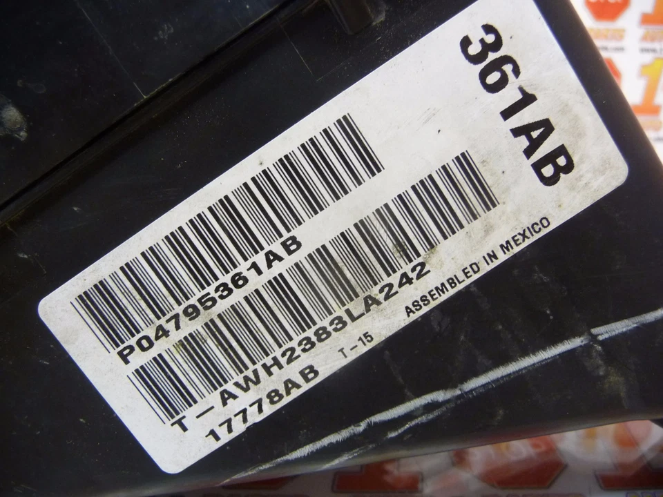 2004 04 DODGE NEON 2.0L ENIGNE FUSE RELAY JUNCTION BOX 04795361AB OEM - Image 2 of 4