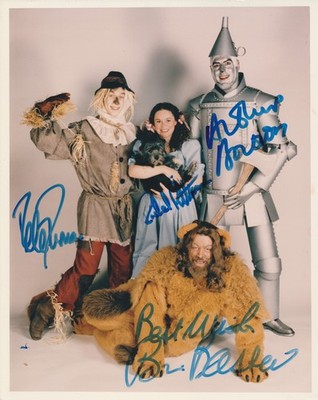 The Wizard of Oz 8x10 Cast Signed Original Publicty Photo - Brian Blessed +3
