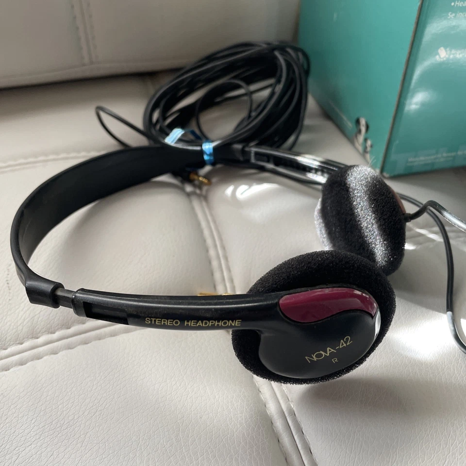 RCA 5” LCD TV Mini Portable Matrix Screen W Box Charger Accessories Tested Works - Image 4 of 4