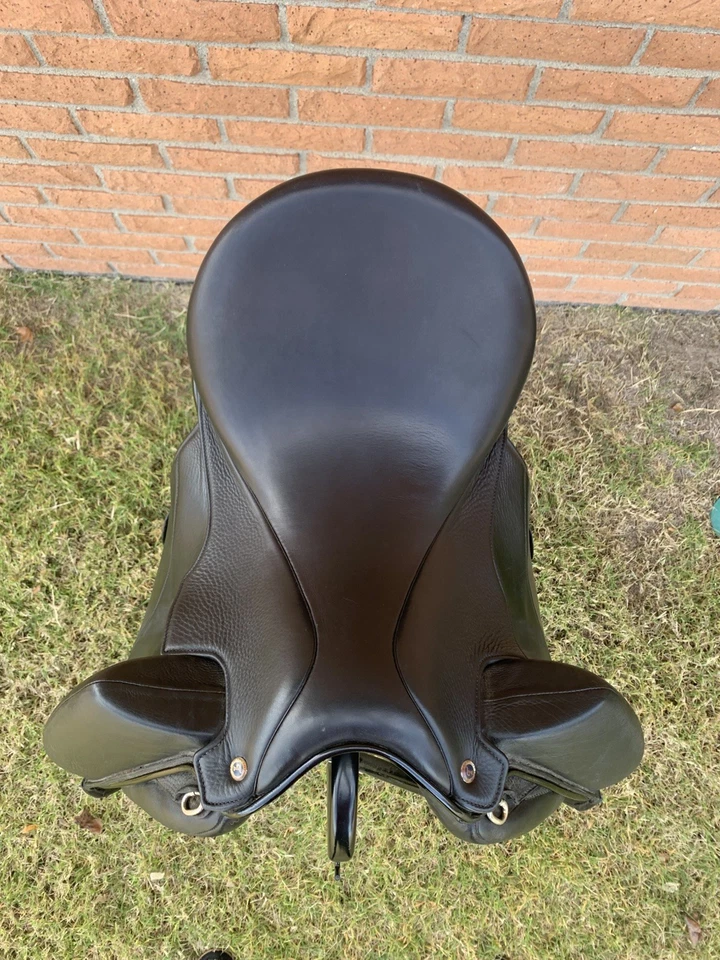 ¡Libertad de hombro! Sillín de doma Tota Comfort Classic 2 18 pulgadas Foto 3 de 4