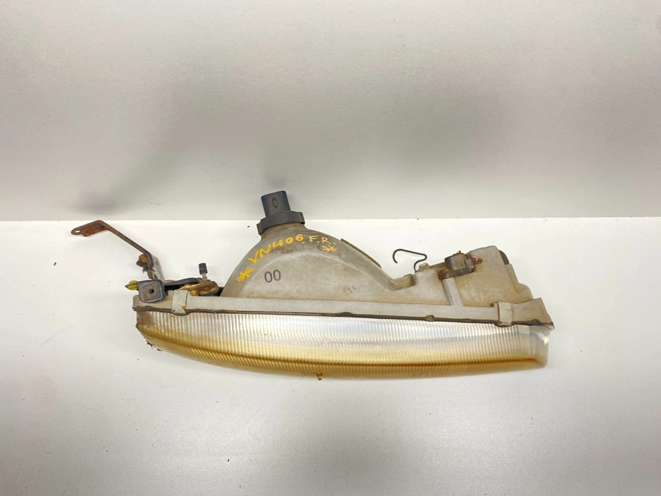 1991-1993 TOYOTA PREVIA FRONT RIGHT SIDE HEADLIGHT W/O FOG LIGHT OEM, 114-58249B - Image 3 of 4