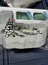 Thomas Kinkade Santa’s North Pole Village Hawthorne Village Skating Pond 