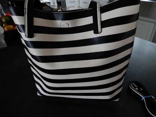 Black & White Striped Shoulder Bag Tote w/Detachable Shoulder Strap & Makeup Bag - Picture 4 of 6