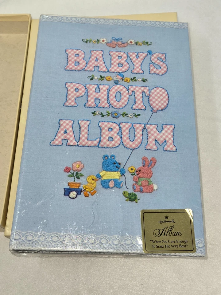 VINTAGE HALLMARK BABY PHOTO ALBUM HOLDS 72 PHOTOS NEW W/BOX - Image 2 of 4