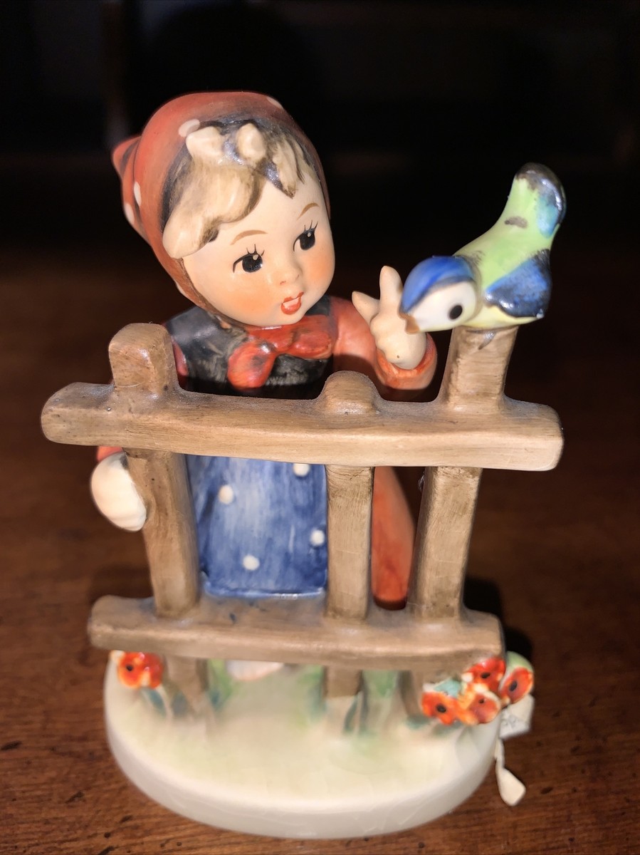 Goebel Hummel Gallery Collection 最新ニュース Vintage Goebel Hummel Figurine #184 Latest News Boy