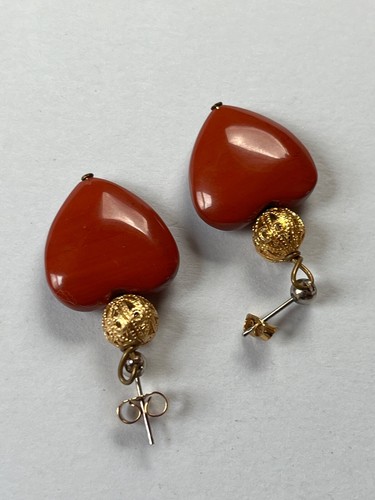 Vintage Lacey Hollow Goldtone Bead w Carved Rust Colored Stone Heart Dangle Post - Picture 5 of 5