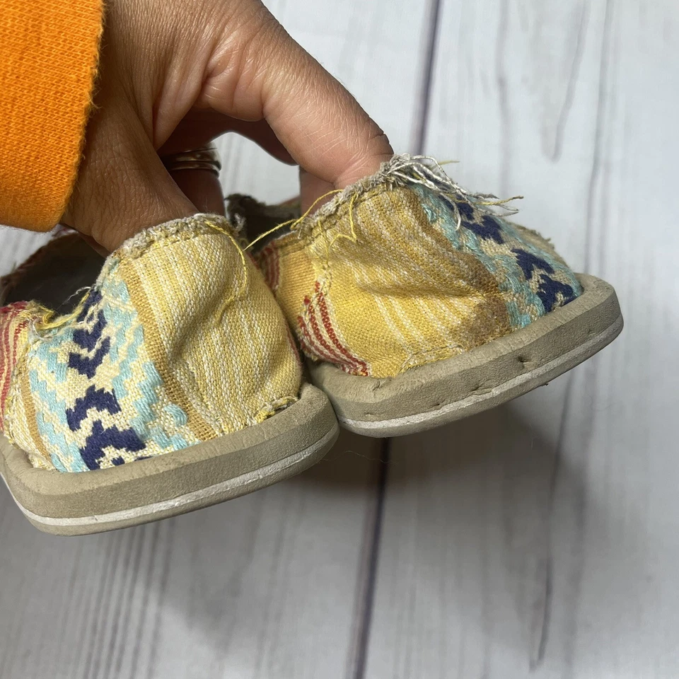 Sanuk Serape Aztec Southwestern Slip On Shoes Loafers Youth Size 1 - Image 3 of 4