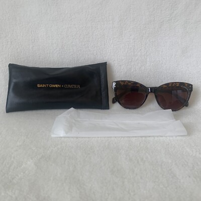 Saint Owen X Curateur Womens Animal Print Cat Eye Sunglasses  display picture 2