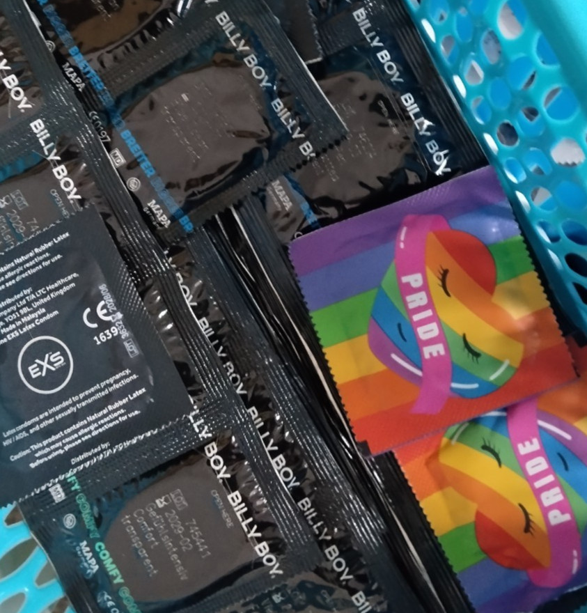 Konvolut 66 Kondome  ein MIX aus 22 Sorten