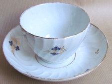 WORCESTER PORCELAIN WRYTHEN FLUTED TEA BOWL AND SAUCER 18TH CENTURY (12272)