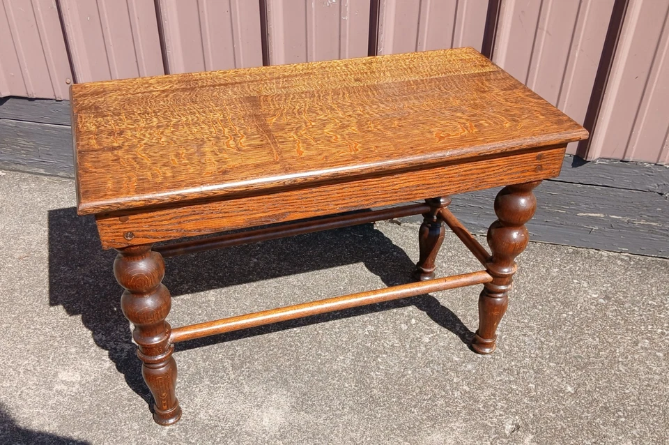 Banco de piano antiguo de roble aserrado de cuarto de los años 40 Foto 2 de 4