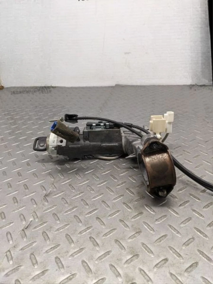 2004-2006 Lexus ES330 Ignition Switch Lock Cylinder With Key Assembly Oem - Image 4 of 4