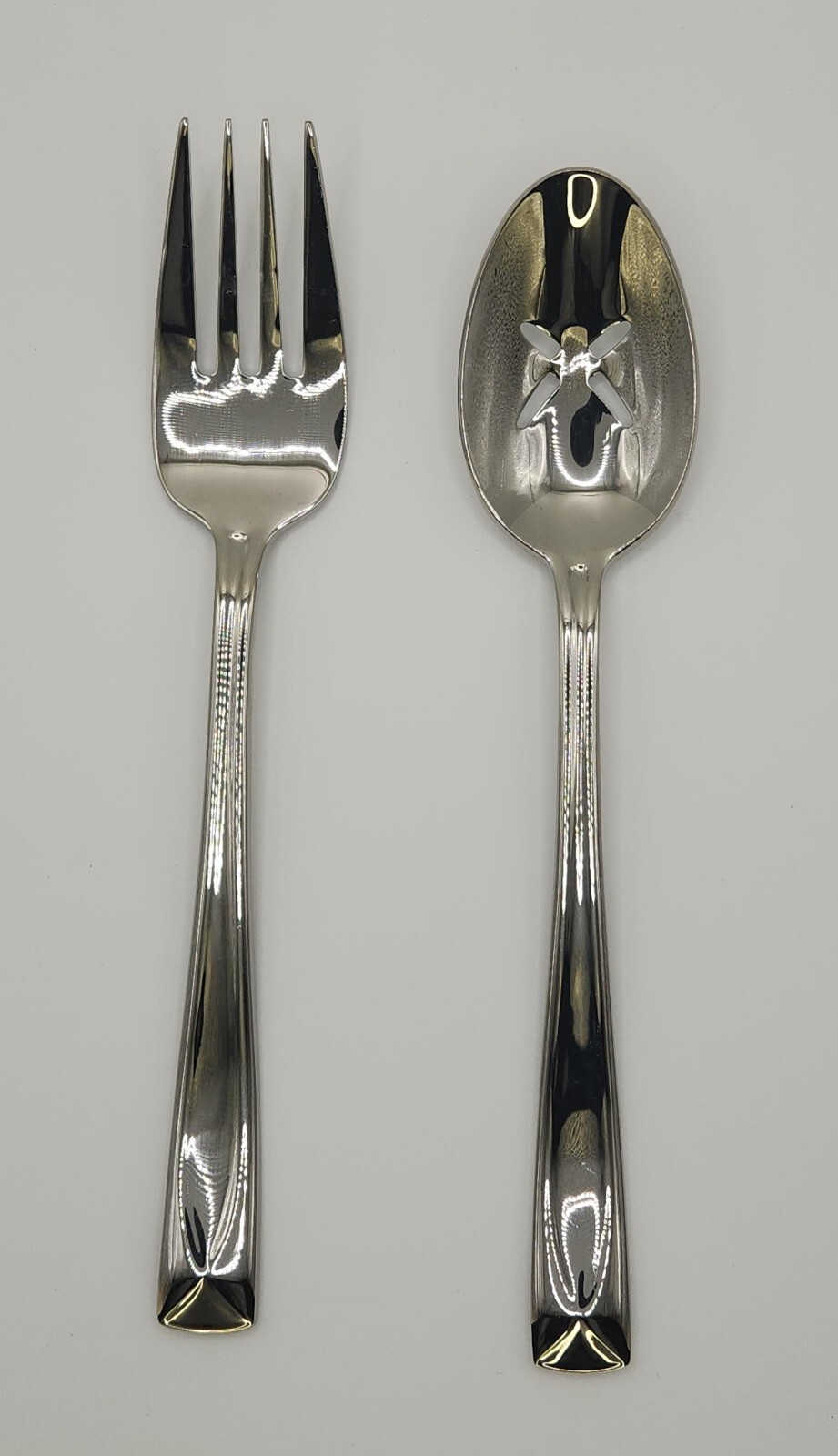 🍴Oneida Lincoln Serving Spoon and Fork Lot of 2 Pierced Glossy 18/10
