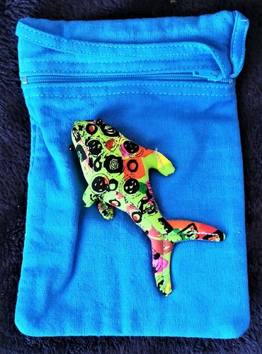 Kids Critter Passport Bags---by Kosi Bali100% Cotton (turquoise gecko is sold) - Picture 3 of 6