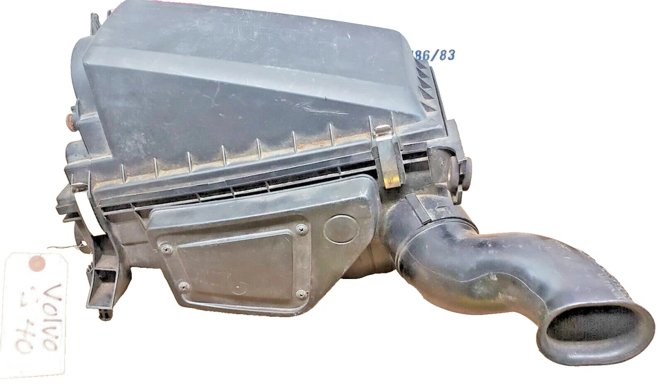 2000–2004 Volvo S40 Sedan 2.4L Air Cleaner Box Intake Assembly OEM - Image 2 of 4