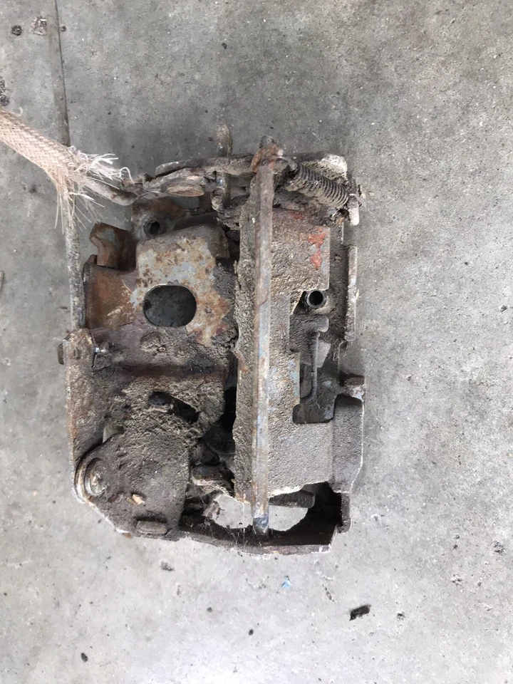 1968-1972 Pontiac Tempest Chevy Chevelle Vista Cruiser Tailgate Latch Tail Gate - Image 3 of 4