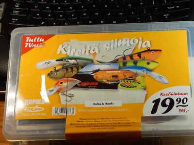 RAPALA STORM BLUE FOX KUHA & HAUKI LURE KIT IN PLASTIC STORAGE BOX UNUSED LQQK