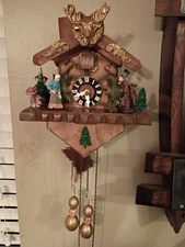 VINTAGE COUNTRY CUCKOOK CLOCK MOVING BIRD IN CHIMNEY