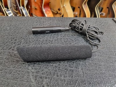 AKG C 747 Shotgun Mini Kondensator professionelles Mikrofon mit Windschutz