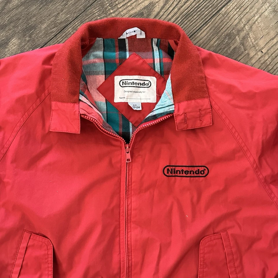 Chaqueta de Colección Nintendo 1989 Employee Staff Forro a Cuadros Roja Talla Mediana RARA Foto 2 de 4