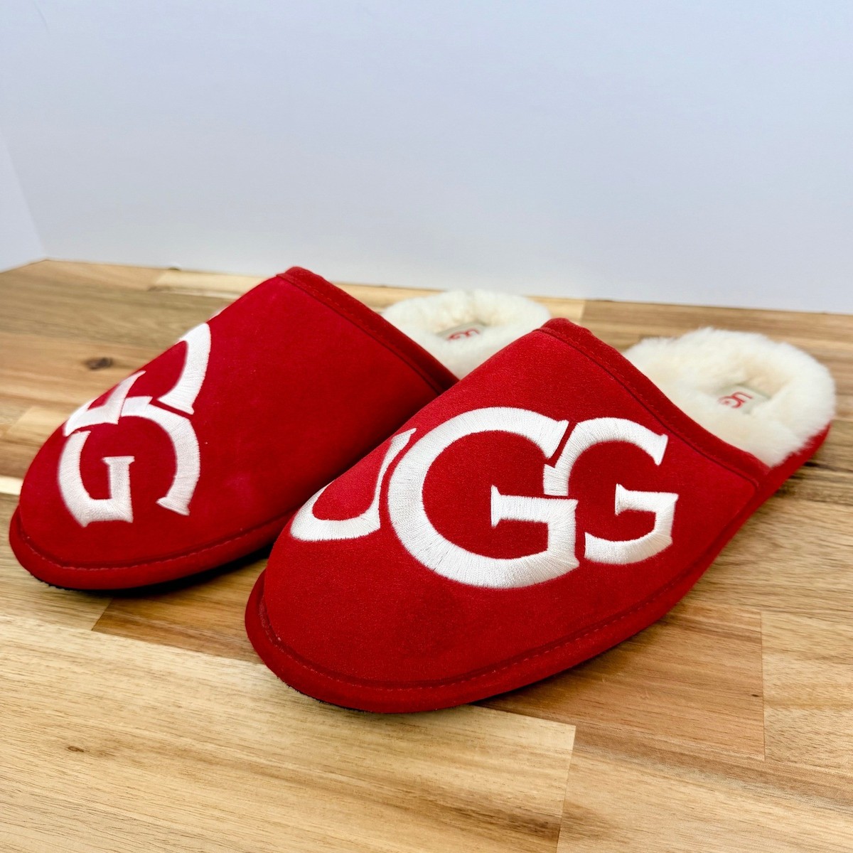 UGG Scuff Logo Red Suede Shearling Lined Slippers Men display picture 1