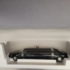 2004 Cadillac De Ville , Limousine , 1/18 Scale Die-Cast Model Replica
